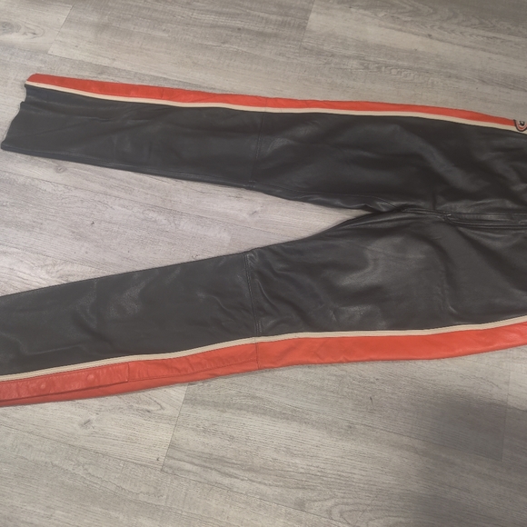 HARLEY VINTAGE GENUINE LEATHER LADIES PANTS...SIZE 12....FLAWLESS CONDITION... - Picture 2 of 7